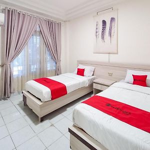 Reddoorz Syariah At Hotel Linda Pekanbaru
